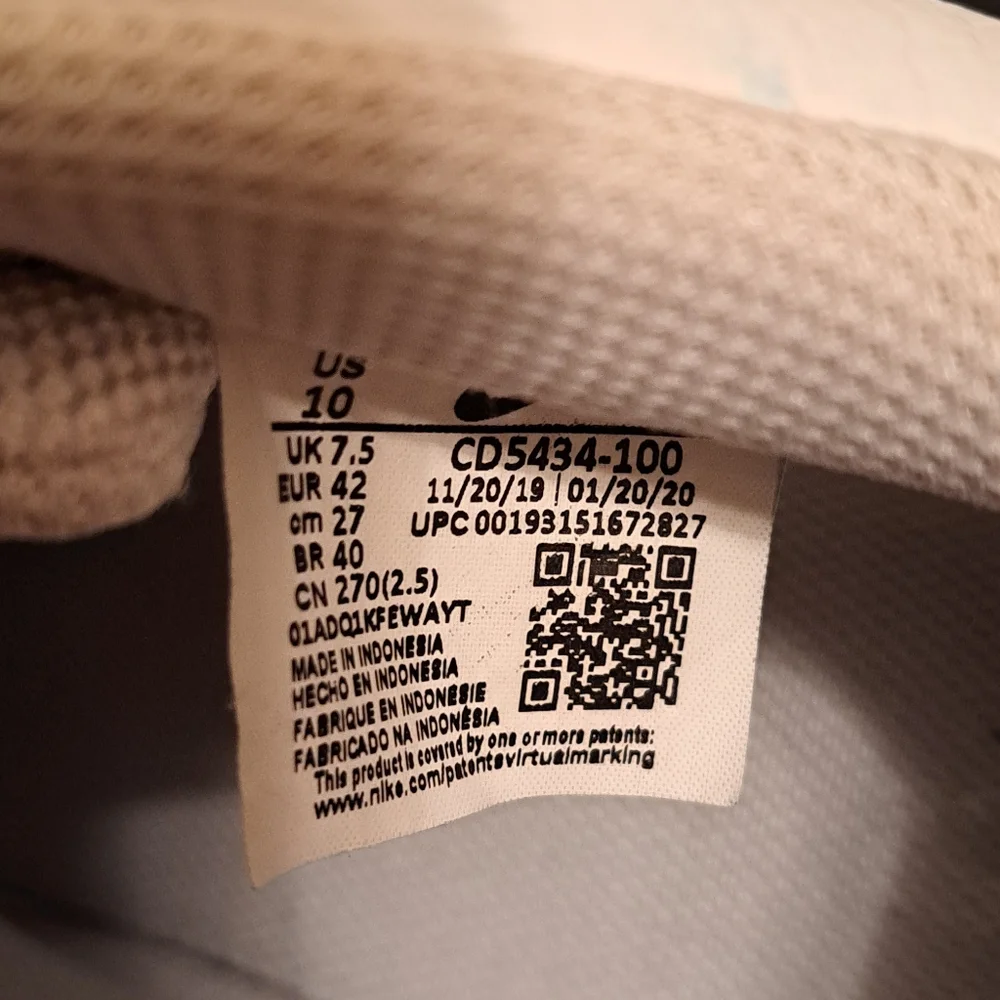 Women's Nike Court sneakers GUC